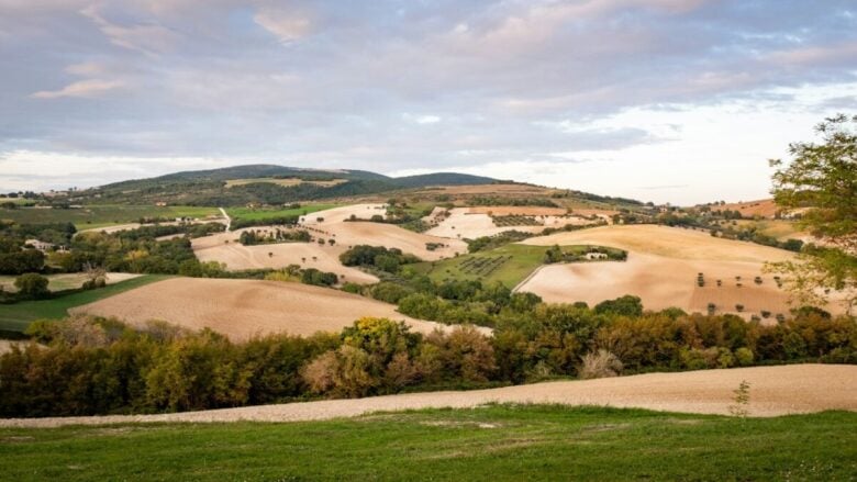 Lo chiamano il Borgo delle cento torri, un vero gioiello architettonico nel cuore delle Marche