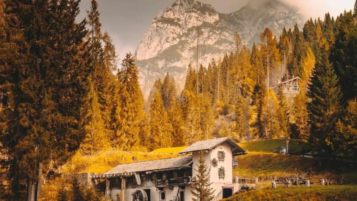 Il Borgo tra le Dolomiti da godere in primavera. E’ un vero incanto!
