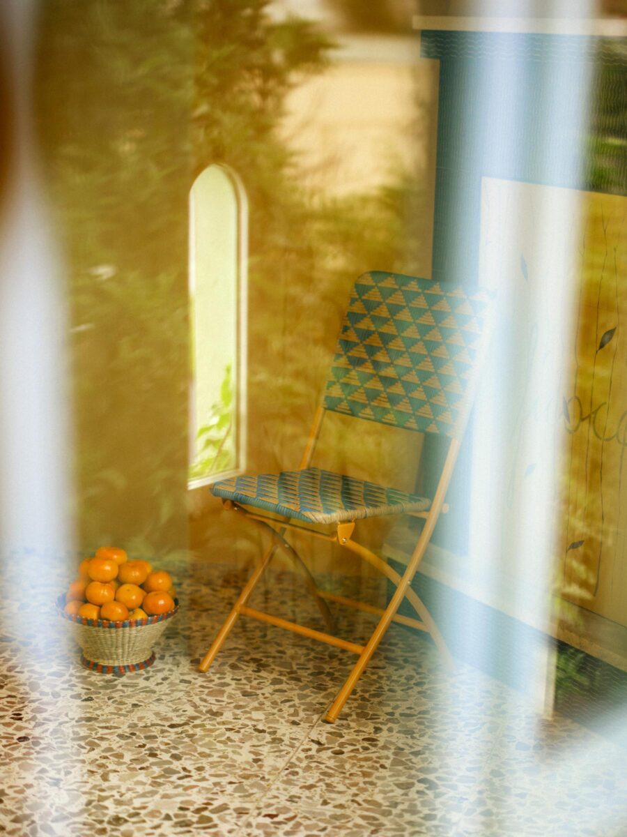 La sedia Zara Home che sembra uscita da una dimora d’artista: un gioiello retrò per interni ed esterni La sedia Zara Home che sembra uscita da una dimora d’artista: un gioiello retrò per interni ed esterni