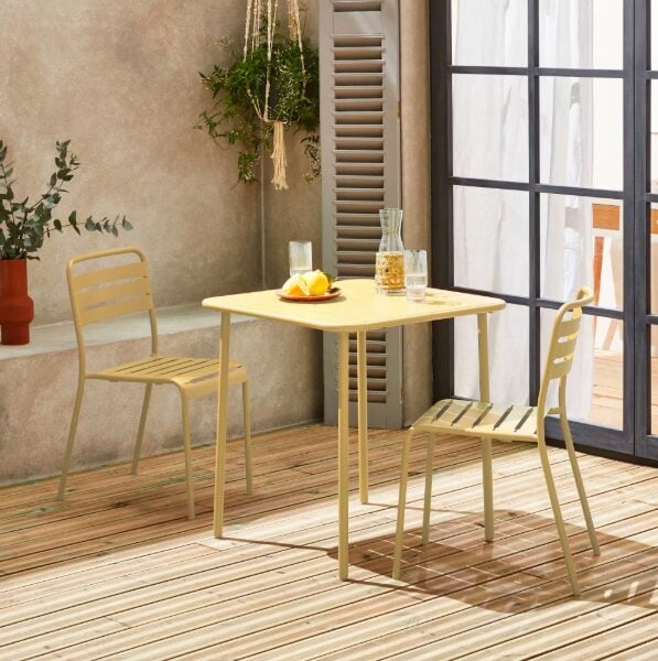Minimal, sofisticato e super trendy: il giallo burro conquista anche gli spazi esterni! Minimal, sofisticato e super trendy: il giallo burro conquista anche gli spazi esterni!