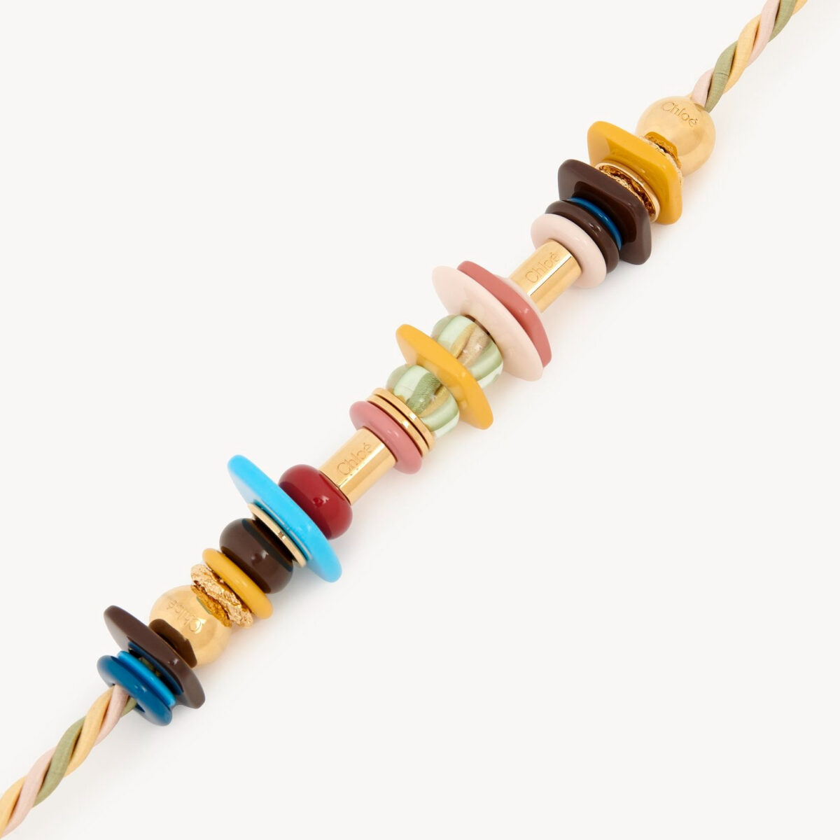 Date una scossa ai look estivi indossando questa collana con perline di Chloé Date una scossa ai look estivi indossando questa collana con perline di Chloé