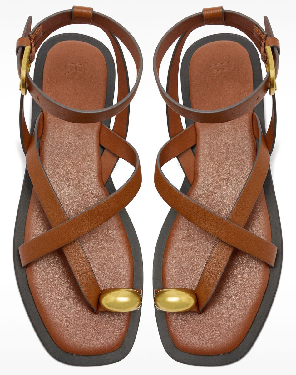 Ecco i Sandali Toe Ring più desiderati di stagione… Ecco i Sandali Toe Ring più desiderati di stagione…