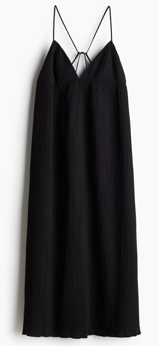 I maxi dress neri sono perfetti anche per la bella stagione: ecco la nostra top 6… I maxi dress neri sono perfetti anche per la bella stagione: ecco la nostra top 6…