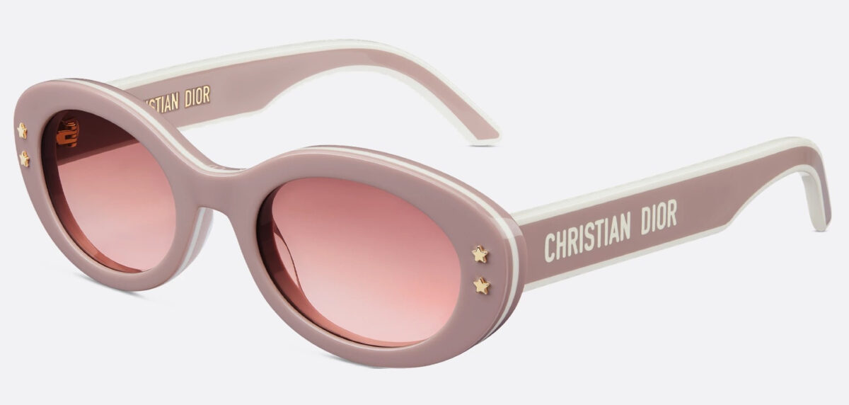 Gli occhiali da sole con montatura colorata sono l’accessorio must have dell’Estate Gli occhiali da sole con montatura colorata sono l’accessorio must have dell’Estate