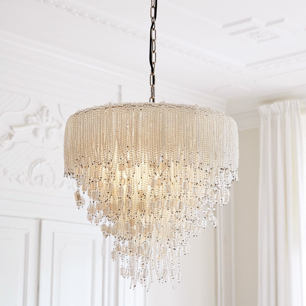 I Lampadari deluxe firmati Loberon: trasformano ogni stanza in un capolavoro di eleganza I Lampadari deluxe firmati Loberon: trasformano ogni stanza in un capolavoro di eleganza
