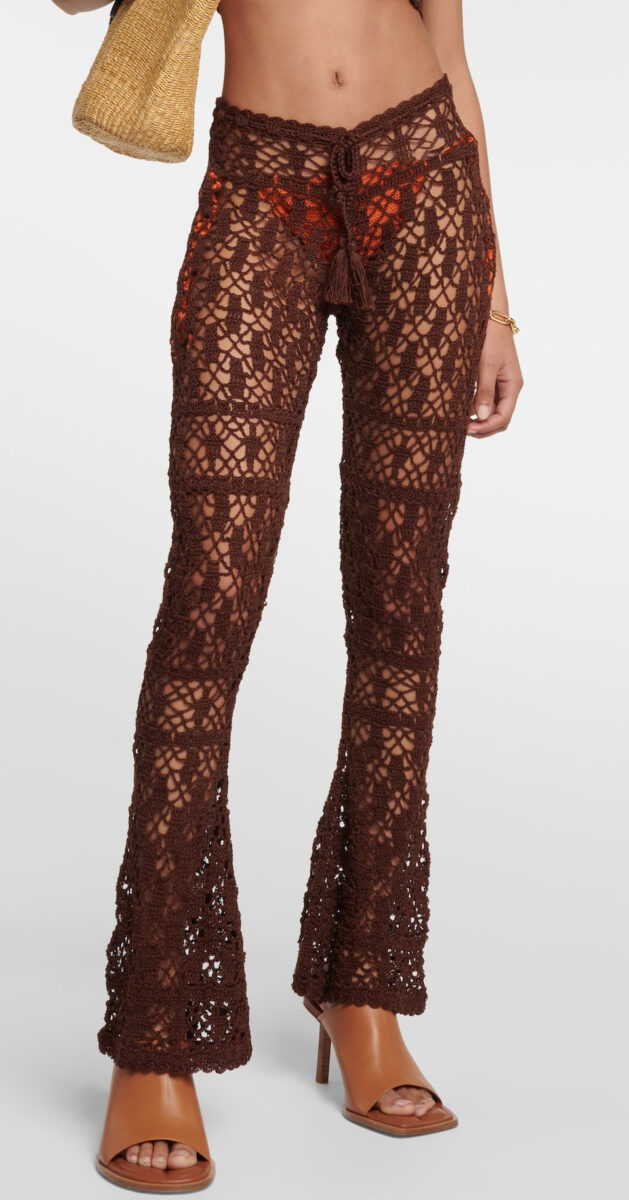Qui i pantaloni in crochet più cool e amati dell’Estate 2025 Qui i pantaloni in crochet più cool e amati dell’Estate 2025
