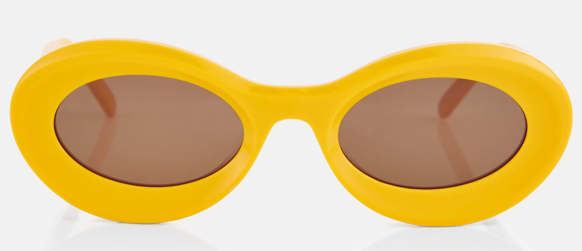 Gli occhiali da sole con montatura colorata sono l’accessorio must have dell’Estate Gli occhiali da sole con montatura colorata sono l’accessorio must have dell’Estate