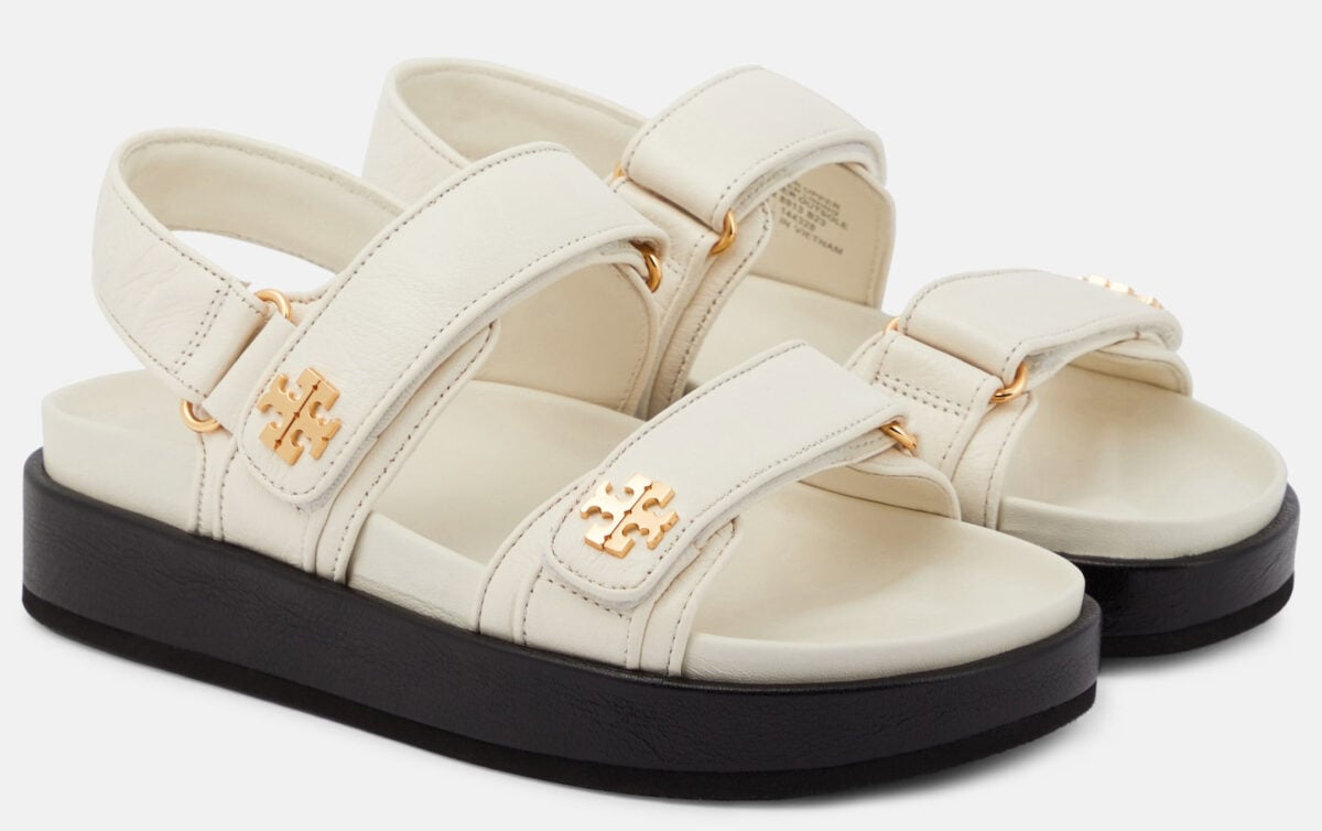 I sandali con strappi sono le scarpe più comode e pratiche del momento I sandali con strappi sono le scarpe più comode e pratiche del momento