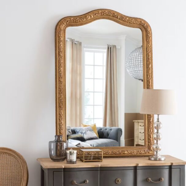 Da Maisons du Monde, gli specchi vintage che amplificano lo spazio e lo stile Da Maisons du Monde, gli specchi vintage che amplificano lo spazio e lo stile