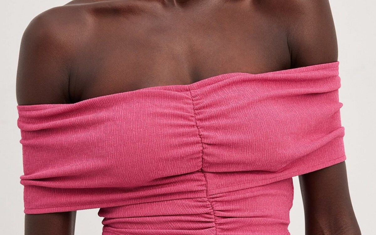I top off the shoulder sono il capo sexy glam del momento