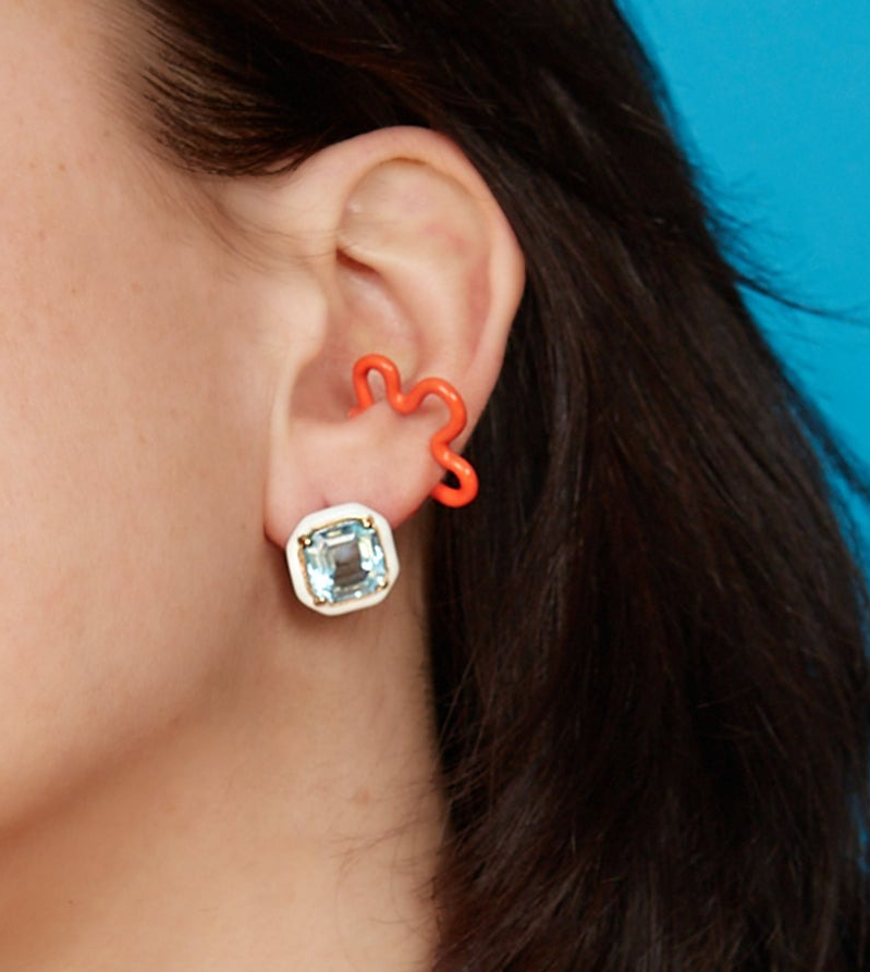 Ear cuff: gli orecchini di tendenza che trasformano il tuo look in un attimo Ear cuff: gli orecchini di tendenza che trasformano il tuo look in un attimo