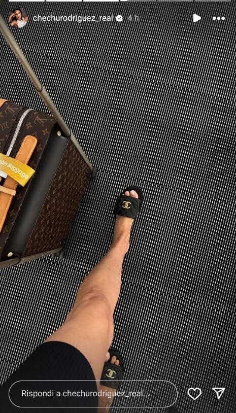 Cecilia Rodriguez, in dolce attesa è ancora più trendy e glamour: in viaggio con gli accessori griffati! Cecilia Rodriguez, in dolce attesa è ancora più trendy e glamour: in viaggio con gli accessori griffati!