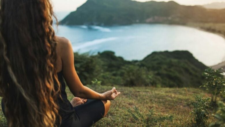 Giornata Internazionale dello Yoga: scopri i resort da sogno dove praticarlo e ritrovare l’equilibrio