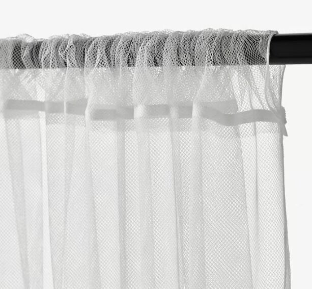 Questa Tenda IKEA è un’alternativa pratica ed economica alle classiche Zanzariere Questa Tenda IKEA è un’alternativa pratica ed economica alle classiche Zanzariere