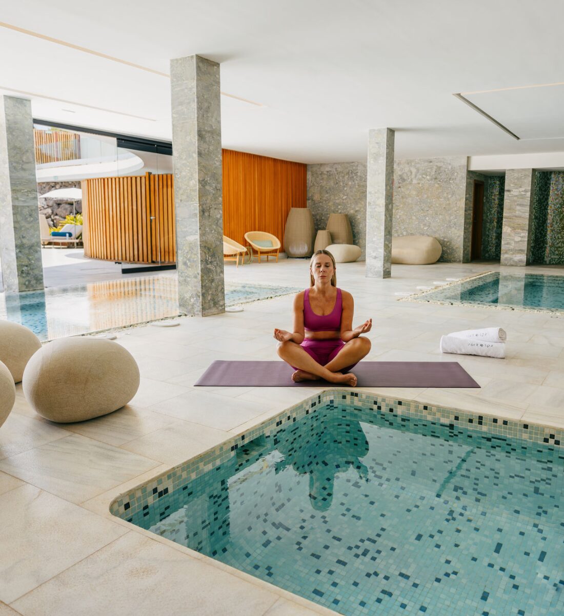 Giornata Internazionale dello Yoga: scopri i resort da sogno dove praticarlo e ritrovare l’equilibrio Giornata Internazionale dello Yoga: scopri i resort da sogno dove praticarlo e ritrovare l’equilibrio
