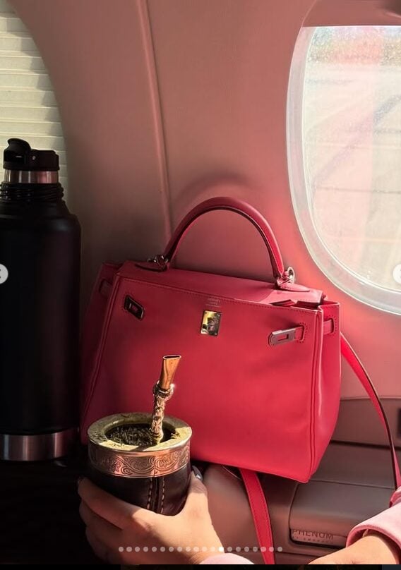 Non immaginereste mai quanto ha speso Wanda Nara per la sua nuova Kelly Hermès! Non immaginereste mai quanto ha speso Wanda Nara per la sua nuova Kelly Hermès!