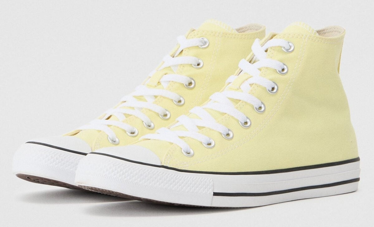 Le sneakers gialle sono il vero trend dell’Estate 2025. Da non perdere! Le sneakers gialle sono il vero trend dell’Estate 2025. Da non perdere!