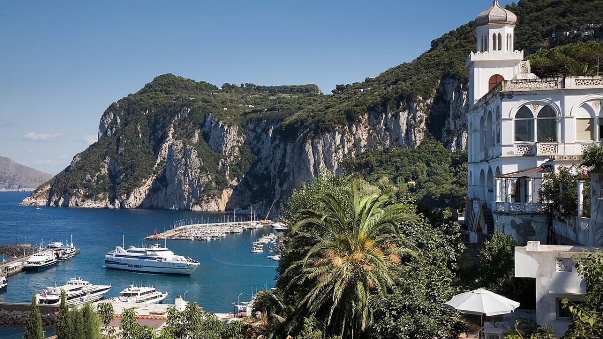 Organizza il tuo viaggio a Capri, l’isola più affascinante del Mediterraneo