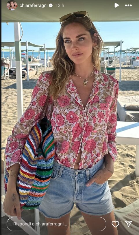 Chiara Ferragni, Look trendy-chic per la spiaggia con la borsa che vale oltre 2 mila euro! Chiara Ferragni, Look trendy-chic per la spiaggia con la borsa che vale oltre 2 mila euro!