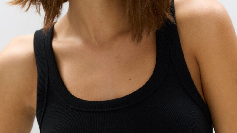 Come abbinare la canotta, 4 look trendy chic da copiare subito