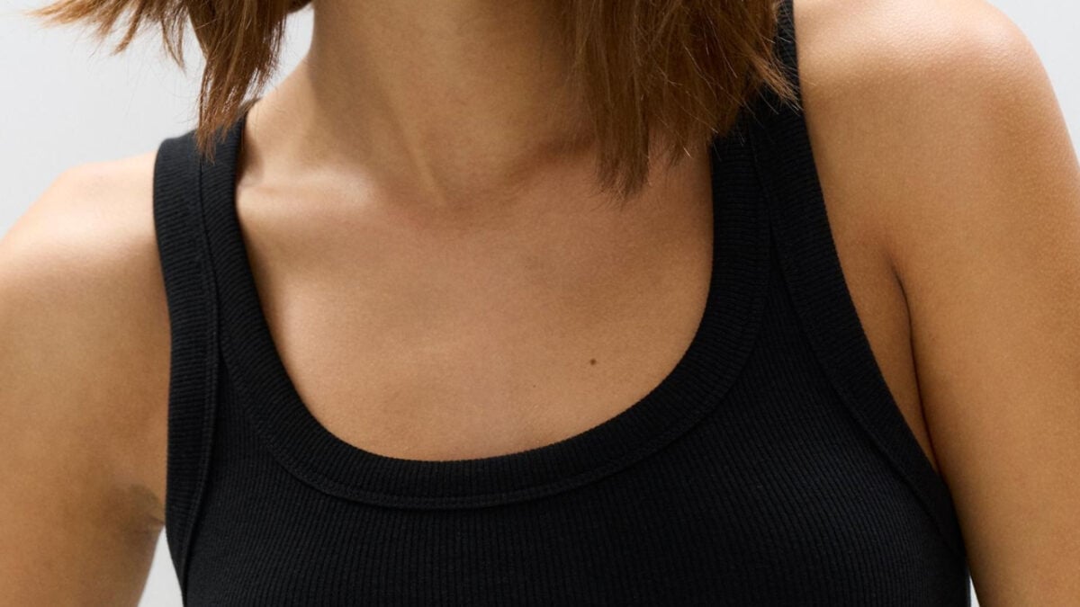 Come abbinare la canotta, 4 look trendy chic da copiare subito