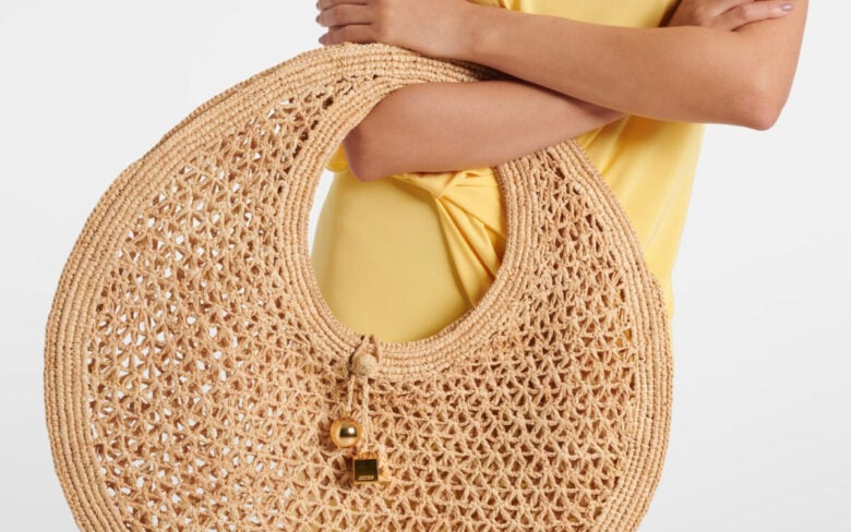 Le maxi bag in rafia perfette sia per il mare che per la città