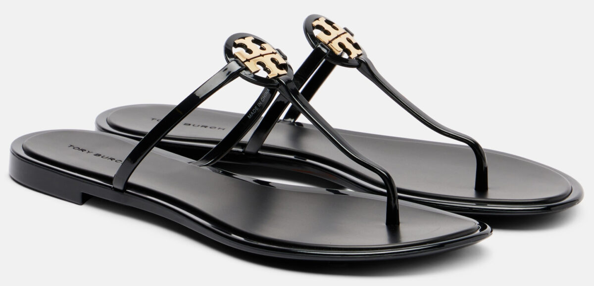 Qui le infradito flat più in voga dell’Estate 2025, approvate dalle fashion addicted! Qui le infradito flat più in voga dell’Estate 2025, approvate dalle fashion addicted!