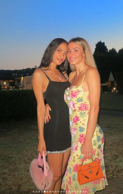 Elodie e Diletta Leotta, in vacanza insieme con i Look coordinati e super griffati: ecco quanto costano! Elodie e Diletta Leotta, in vacanza insieme con i Look coordinati e super griffati: ecco quanto costano!