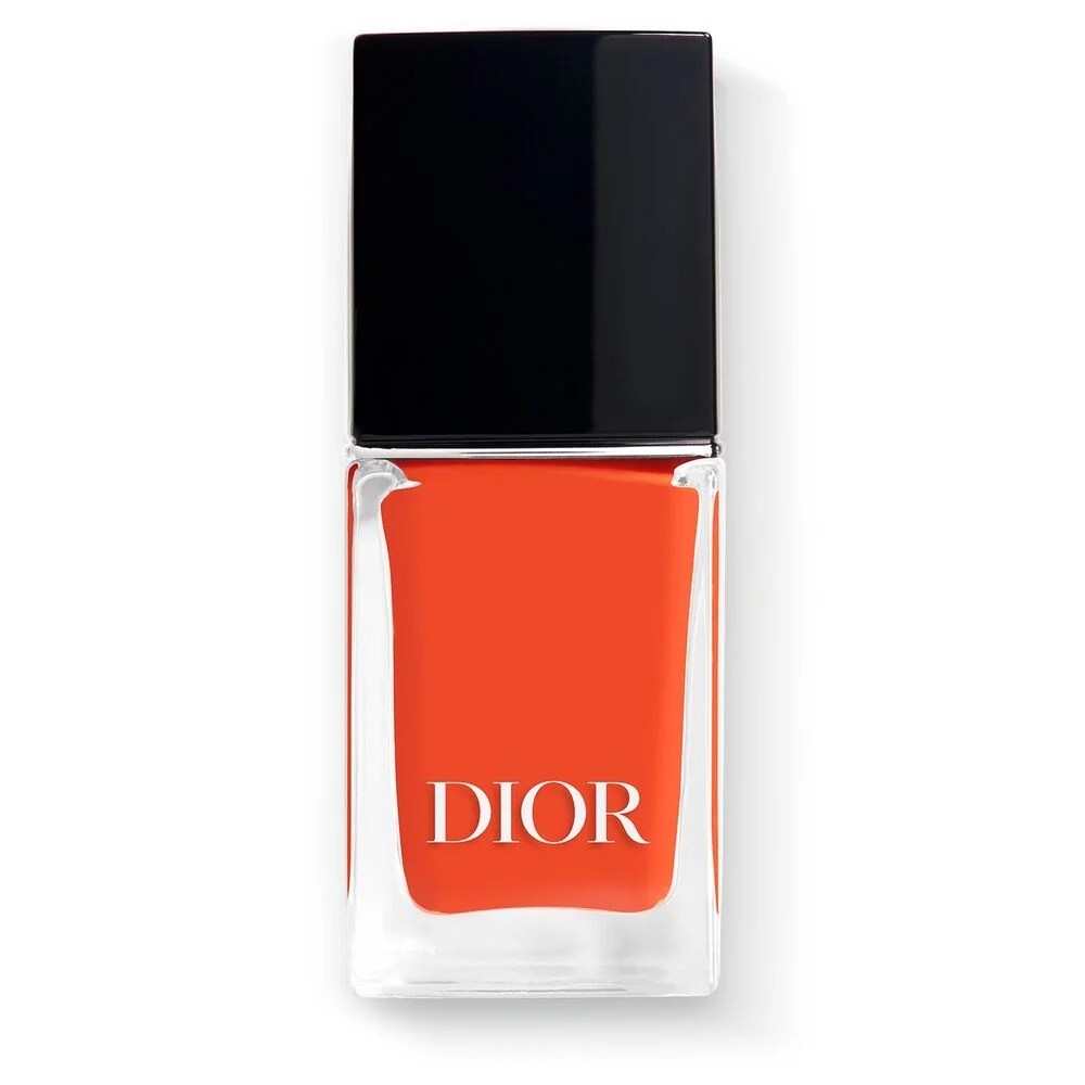 Rosso corallo: è questa la manicure must-have dell’Estate 2025 Rosso corallo: è questa la manicure must-have dell’Estate 2025