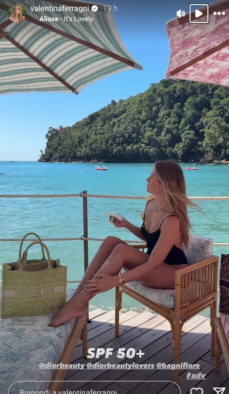 Valentina Ferragni, regina di eleganza a Portofino con il total Look firmato Dior Valentina Ferragni, regina di eleganza a Portofino con il total Look firmato Dior