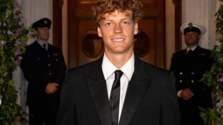 Jannik Sinner, in un total look Gucci con orologio da quasi 40 mila euro post vittoria a Wimbledon