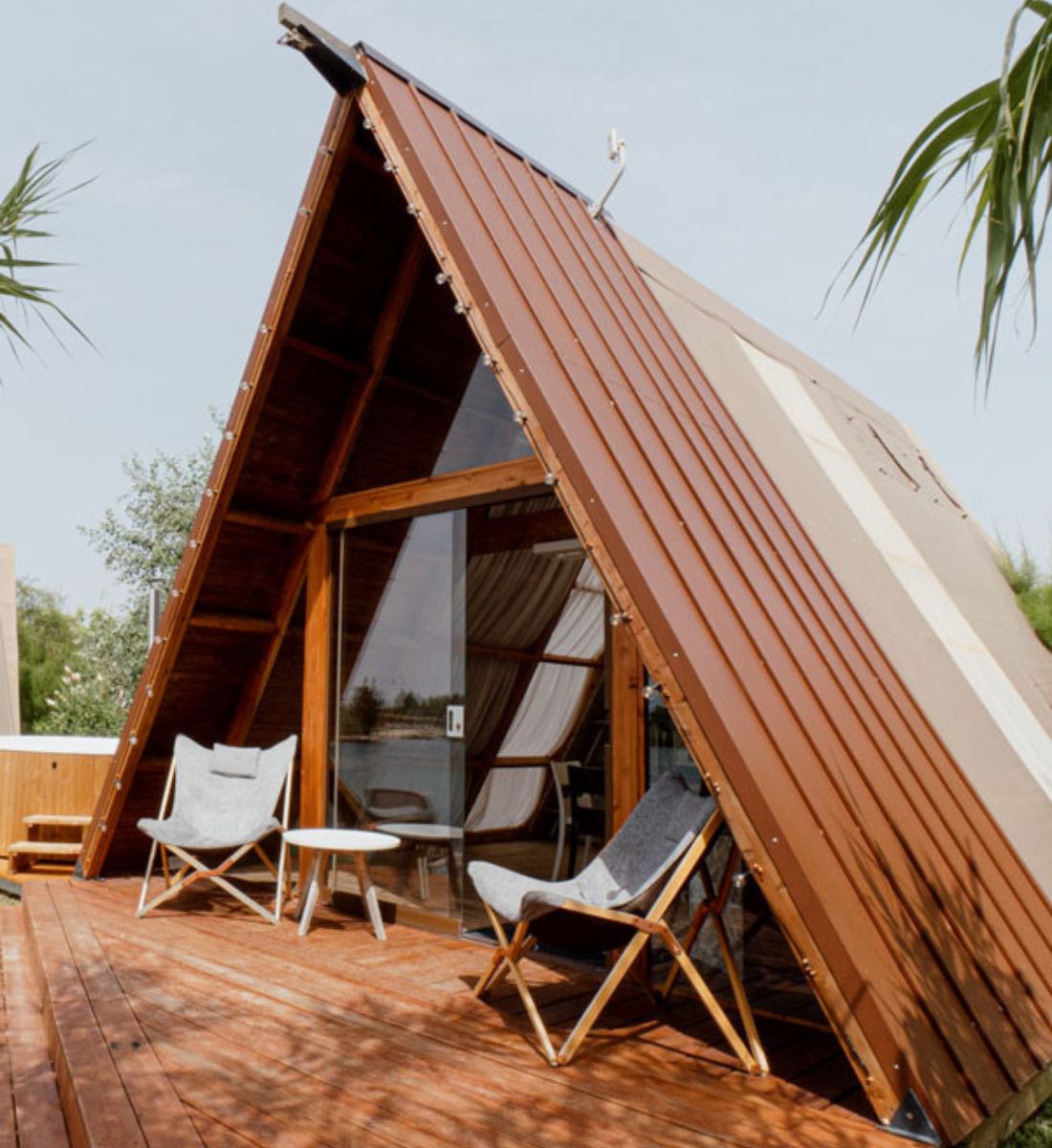 Estate 2025 all’insegna del glamping: le strutture in Italia dove campeggiare con stile!