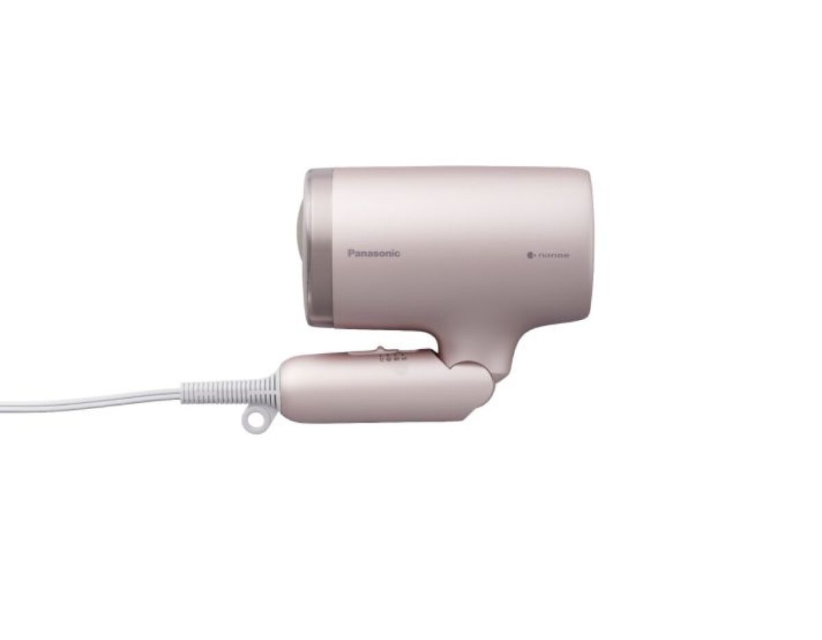 Il nuovo asciugacapelli Panasonic che rivitalizza i capelli: ecco la novità che trasforma la piega in un trattamento di bellezza Il nuovo asciugacapelli Panasonic che rivitalizza i capelli: ecco la novità che trasforma la piega in un trattamento di bellezza