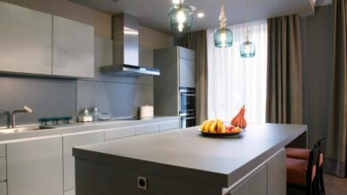 Piani cucina 2025: ecco materiali e finiture di tendenza per uno stile elegante e contemporaneo