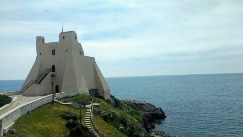 E’ il borgo sul mare più bello del Lazio: case bianche e spiagge da cartolina