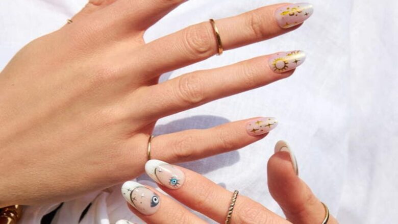 La manicure estiva si impreziosisce di vivacissimi Sticker!