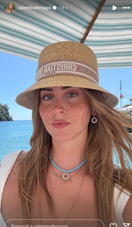 Valentina Ferragni, regina di eleganza a Portofino con il total Look firmato Dior Valentina Ferragni, regina di eleganza a Portofino con il total Look firmato Dior