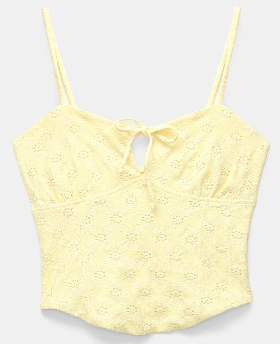 I crop top più cool dell’Estate 2025 da non lasciarsi assolutamente sfuggire