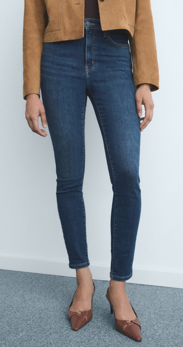 5 jeans skinny da indossare a settembre per un rientro al lavoro pratico e di stile 5 jeans skinny da indossare a settembre per un rientro al lavoro pratico e di stile