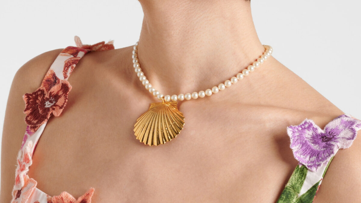 Le collane di perle più originali dell’estate: eleganti, ma per niente scontate