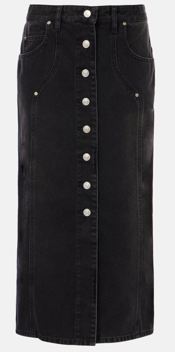 Le gonne di jeans lunghe si confermano il must di stile dell’Estate 2025 Le gonne di jeans lunghe si confermano il must di stile dell’Estate 2025
