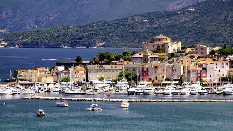 Saint Florent, la cittadina della Corsica da scoprire per una vacanza al mare eslcusiva