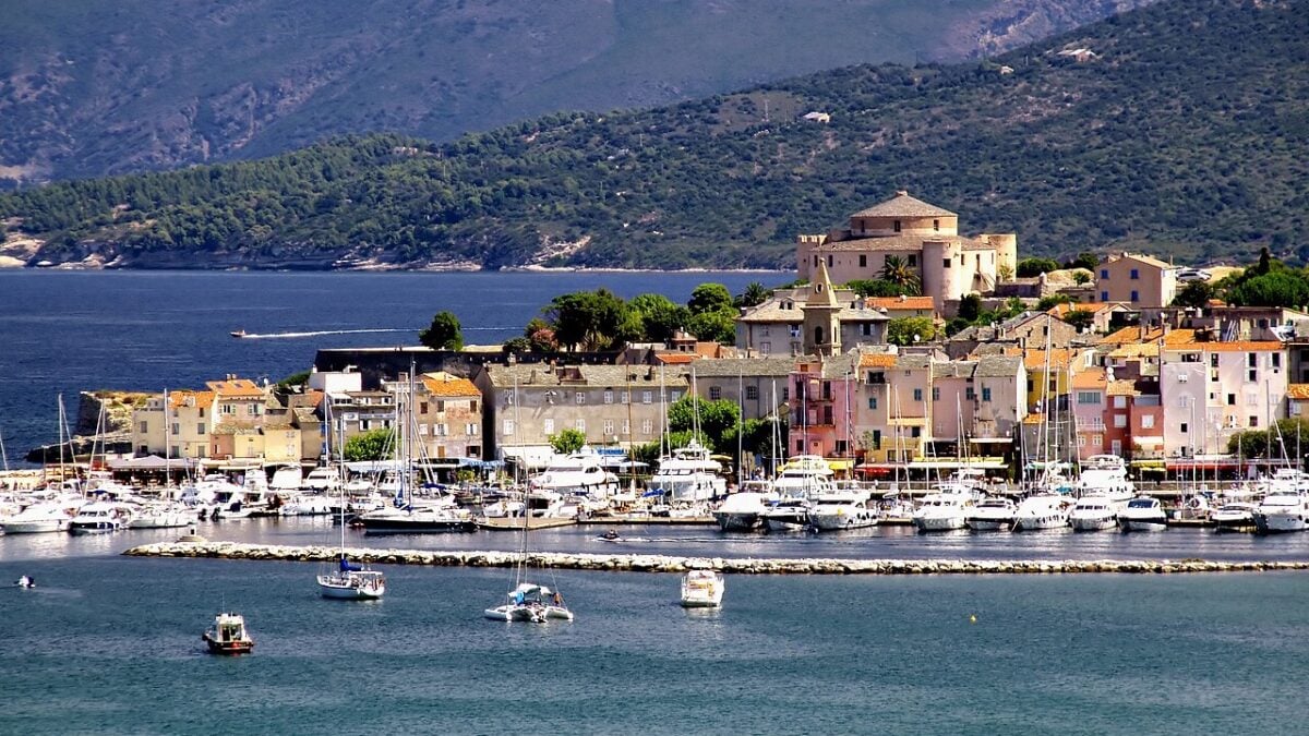 Saint Florent, la cittadina della Corsica da scoprire per una vacanza al mare eslcusiva