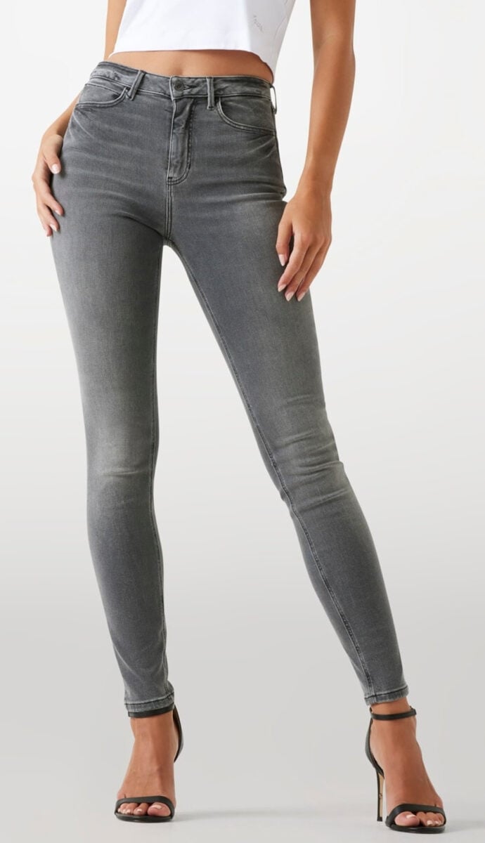 5 jeans skinny da indossare a settembre per un rientro al lavoro pratico e di stile 5 jeans skinny da indossare a settembre per un rientro al lavoro pratico e di stile