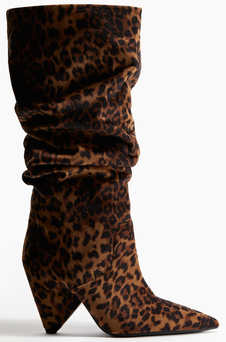Il grande ritorno degli stivali slouchy: la tendenza glam dell’Autunno 2025 Il grande ritorno degli stivali slouchy: la tendenza glam dell’Autunno 2025