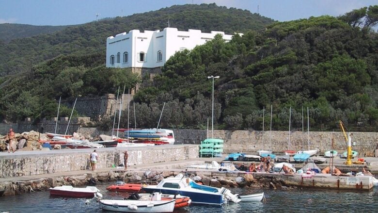 Questo borgo toscano bandiera blu è la meta ideale per un weekend al mare