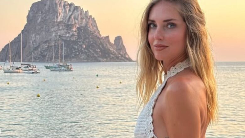 Chiara Ferragni sfoggia il perfetto Look da viaggio con gli accessori griffati: ecco quanto costano!