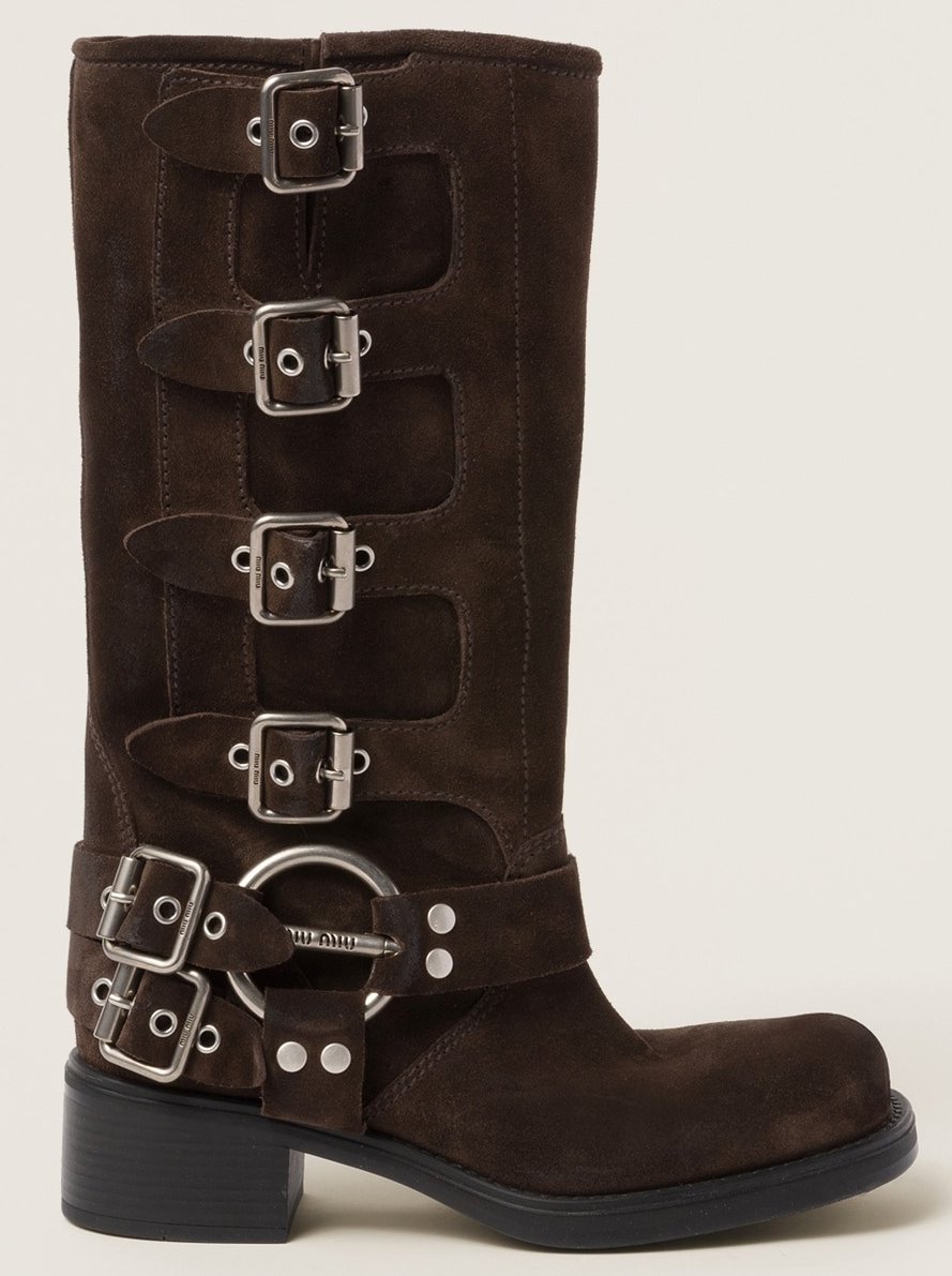 Gli stivali biker sono il feticcio (anche) dell’Autunno 2025. Glam e grintosi!
