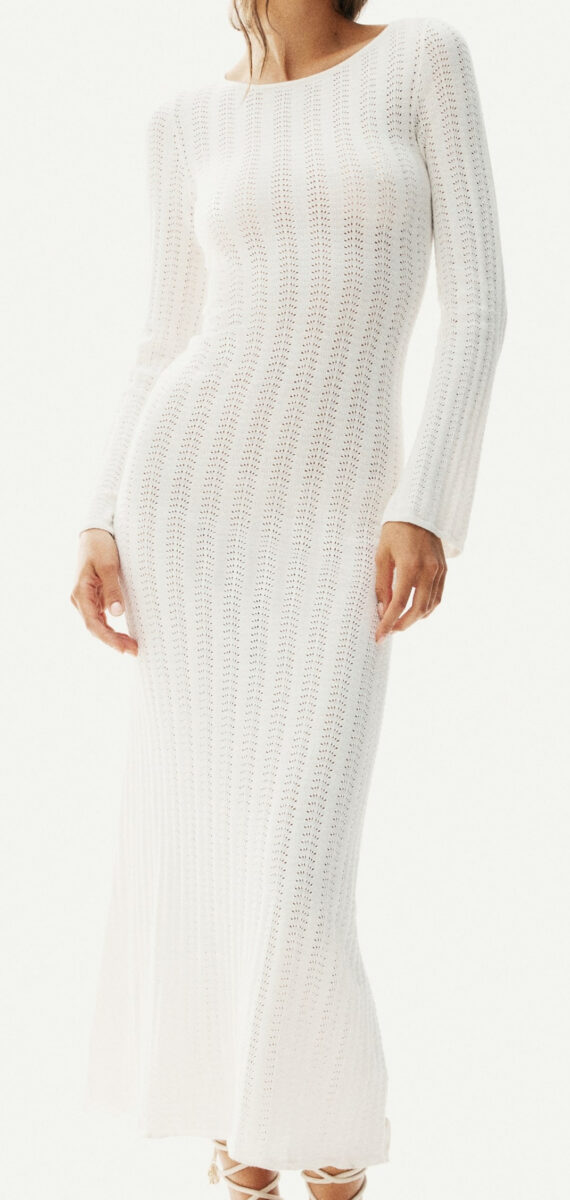 Gli abiti bianchi lunghi per dei look di fine Estate super chic