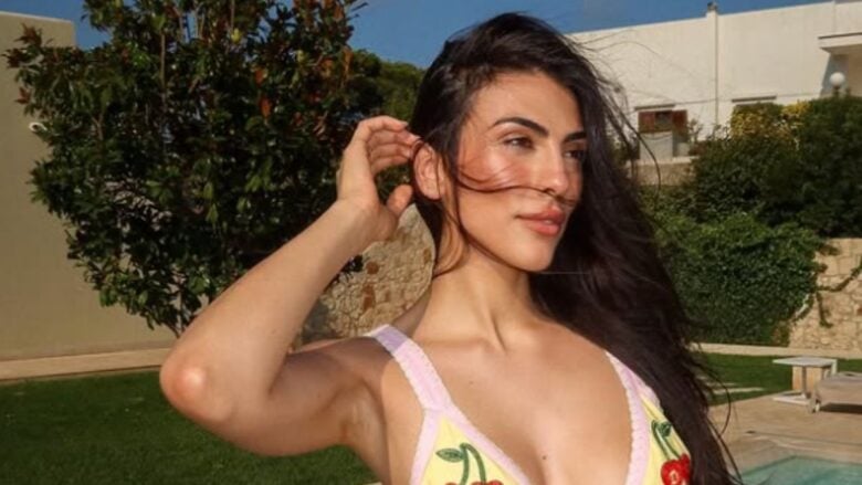 Giulia Salemi, anche per il mare non rinuncia ad un tocco glamour e griffato: quanto costa il suo copricostume!